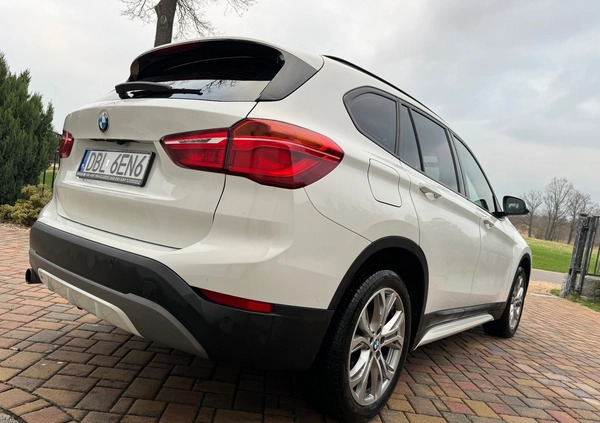 BMW X1 cena 99900 przebieg: 135600, rok produkcji 2018 z Bolesławiec małe 562